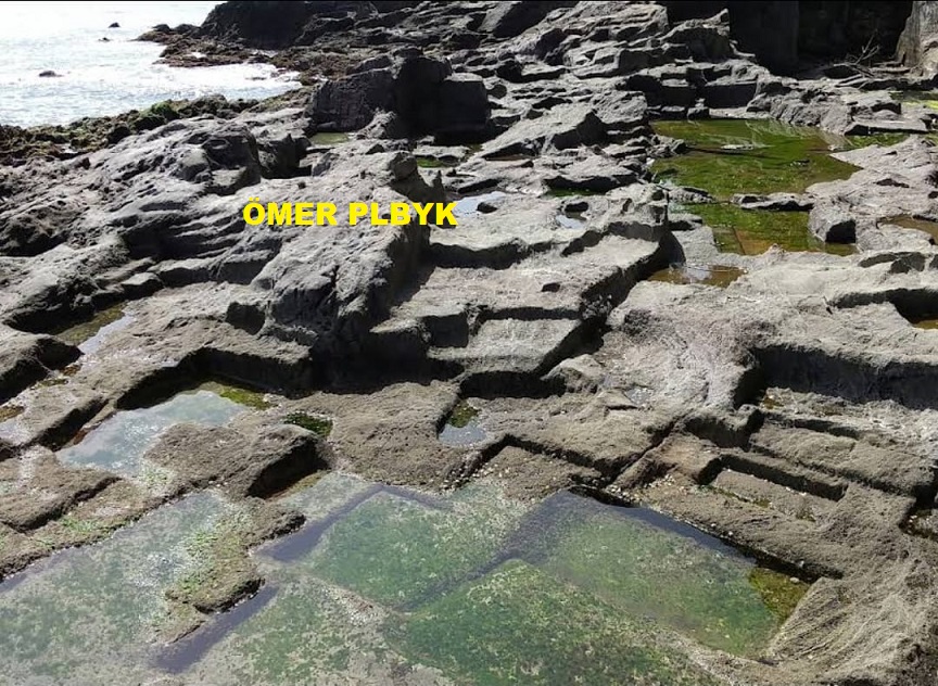 Eski taş kesilip alınan yer, Manazuru Yarımadası, Kanagawa, Japonya