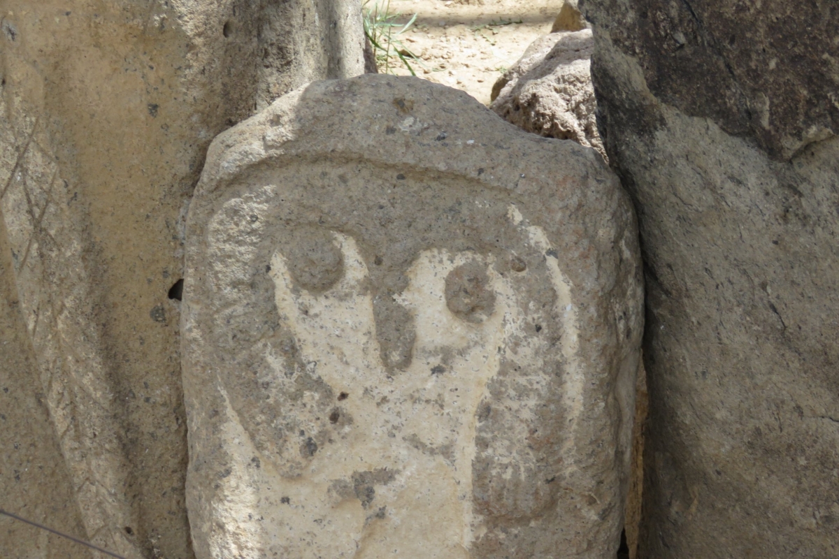 Ağızsız heykeller ; Şahr-e Yeri ( Yanmış şehir ) antik kenti, İran