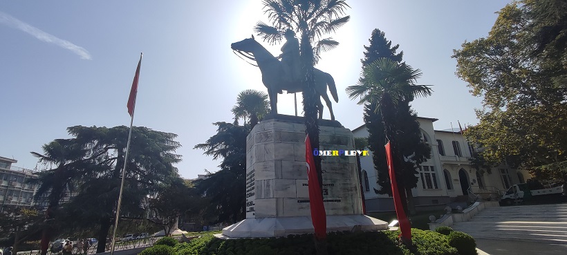 Bursa Atatürk Anıtı