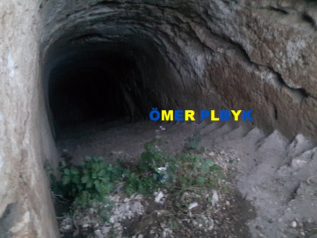 Açılmış Kaya mezarı & Merdivenli tünel //  Uşak gezimizden
