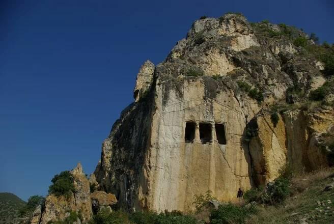 Kale Kapı Kaya Mezarı ; Taşköprü , Kastamonu