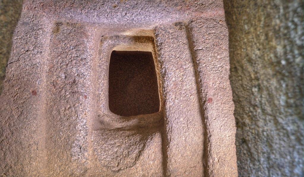 Sa Conca 'e Mortu Kaya mezarı ; Irgoli , Sardinya , İtalya 