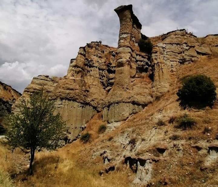 Kula Peribacaları Tabiat Anıtı ; Manisa