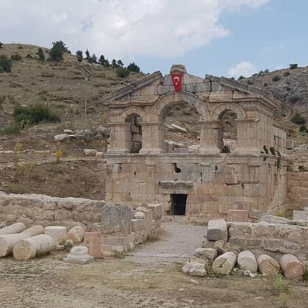 Şar Komana Antik Kenti ve Kırık kilise ; Adana