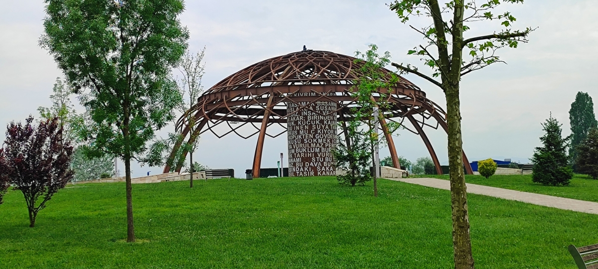 Sakarya Şiir Anıtı Necip Fazıl Kısakürek ; Sakarya Park , Sakarya