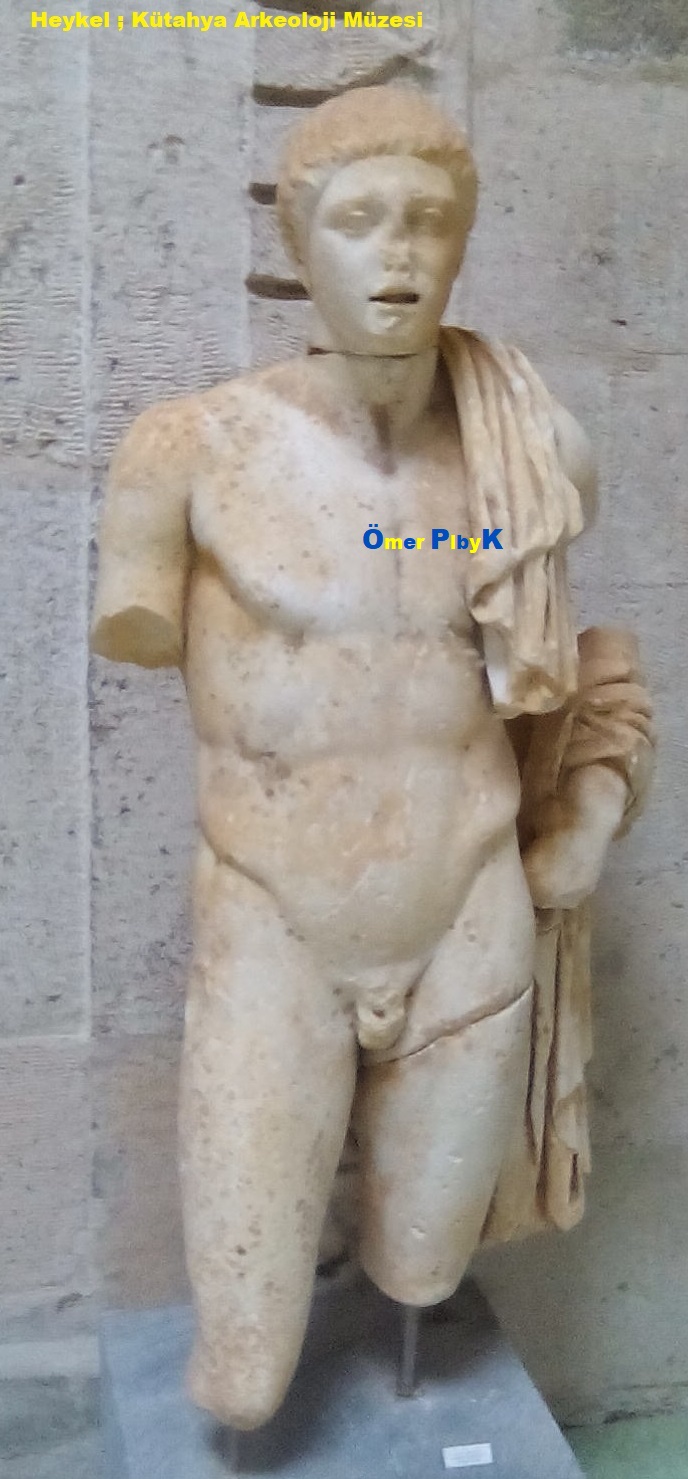 Kütahya Arkeoloji Müzesi'ndeki heykellerin görselleri