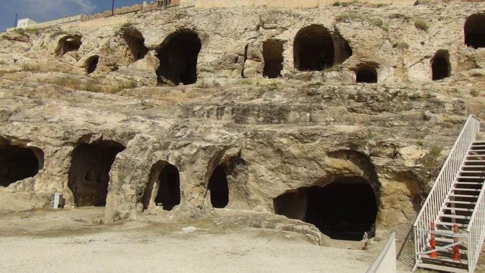 Kızılkoyun nekropol alanı ; Şanlıurfa 