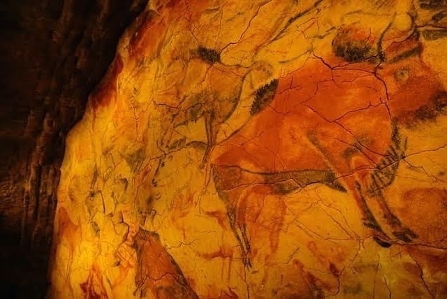 Altamira Mağarası tavan resimleri ; İspanya