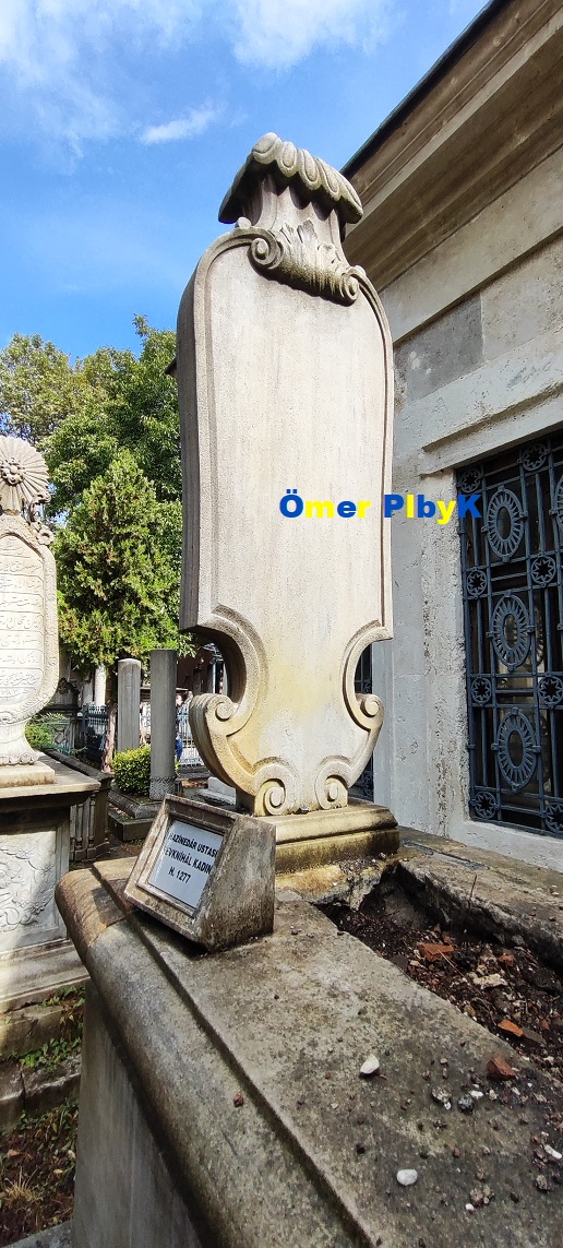 Hazinedar Ustası Sevknihal Kadın Osmanlı mezarı