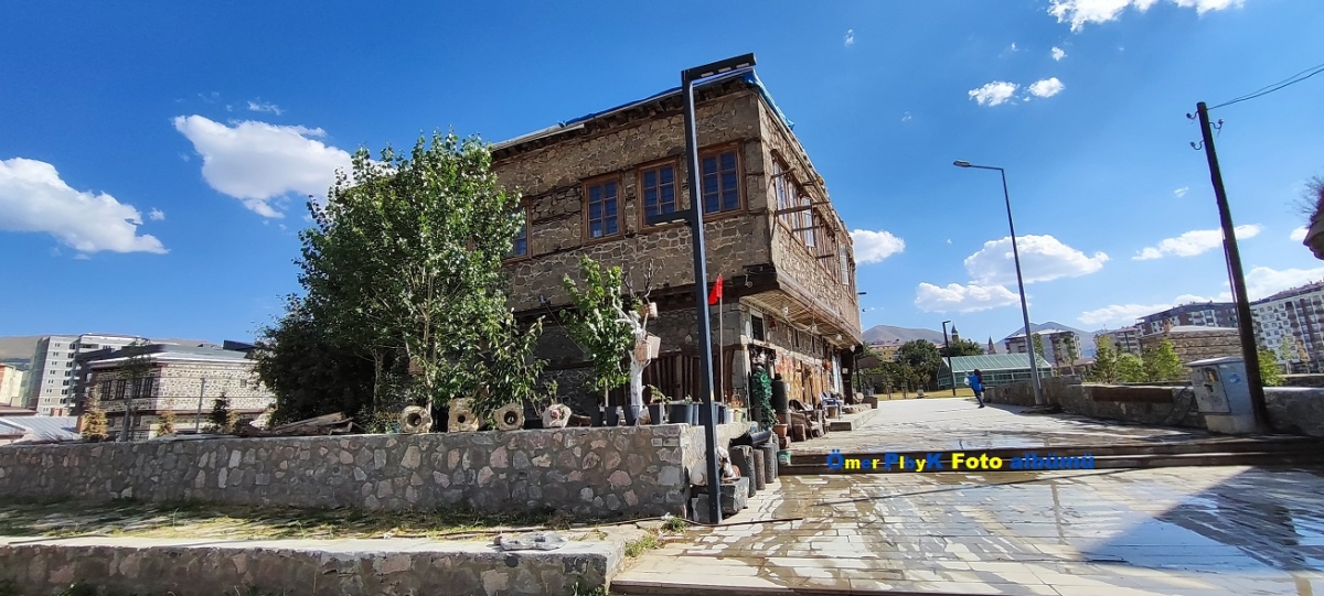 Ömer Palabıyık Erzurum'da Paşabey konağı gezisi