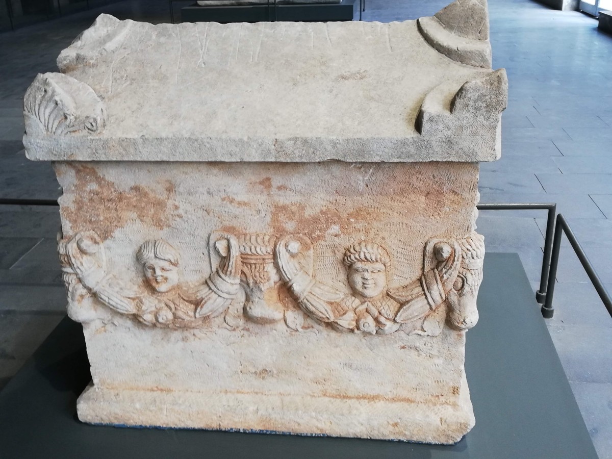 Ostotekler (kemik ve kül kutuları) Alanya Arkeoloji Müzesi