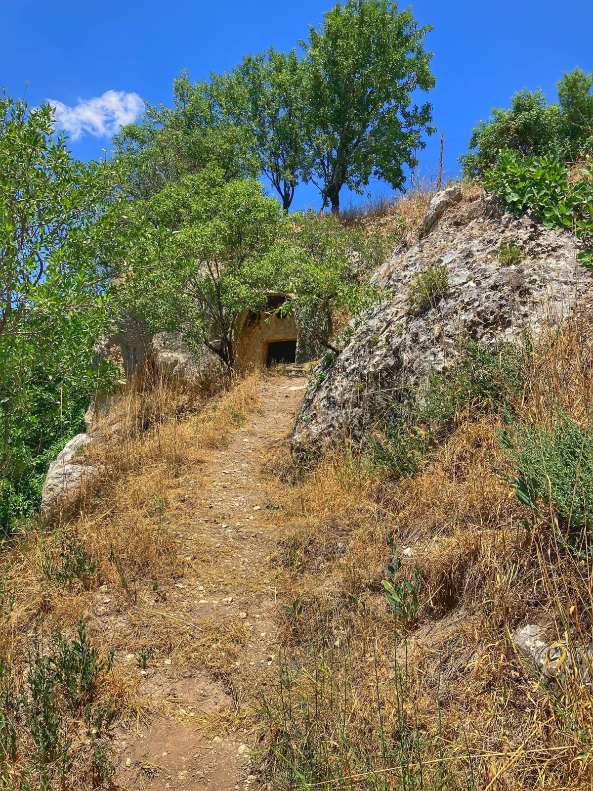  Onar köyü Kaya mezarı / Arapgir , Malatya