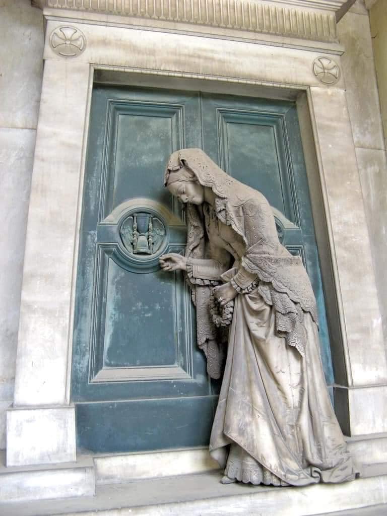 Ölümün Kapısını Çalıyorum heykeli ; Giovanni Battista Cevasco 