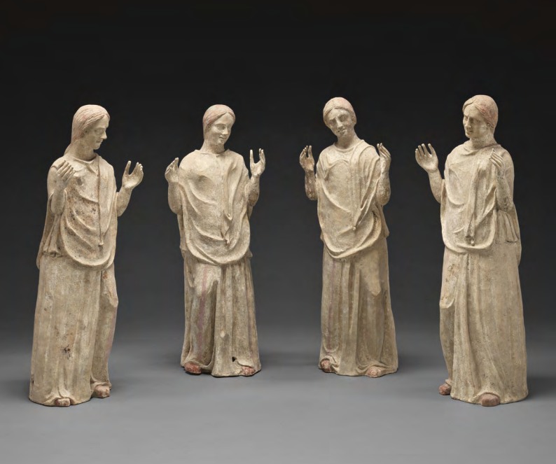 Yas tutan dört terakota heykeli 