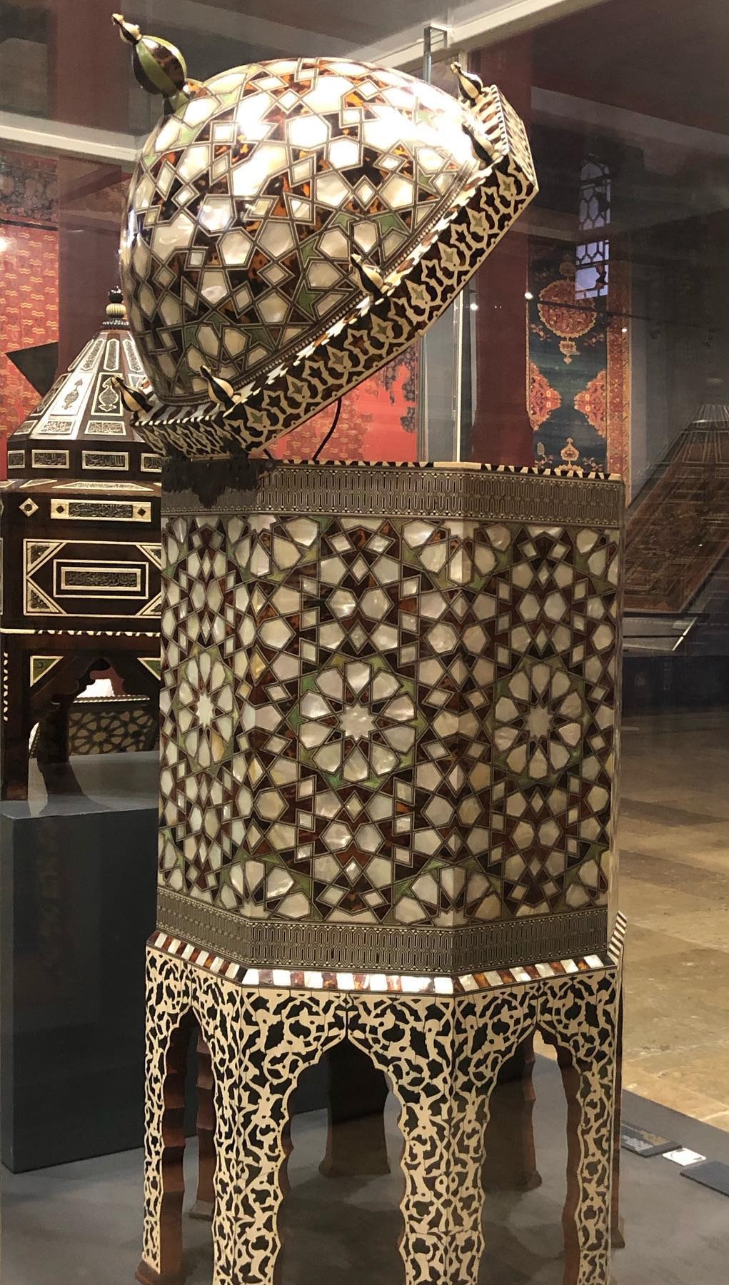 Sedef kakma süslemeli ahşap Mahfaza , İstanbul Türk ve İslam Eserleri Müzesi