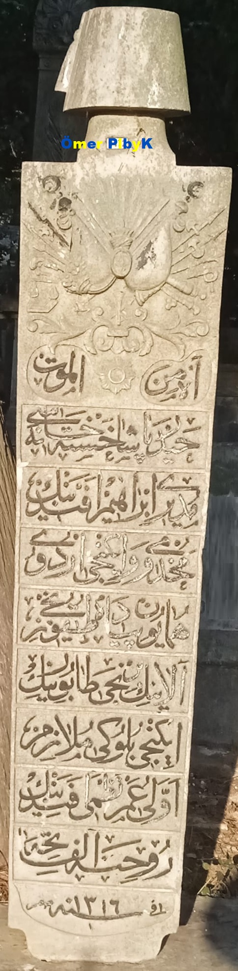 Ömer Nazmi Efendi'nin Osmanlı mezar taşı