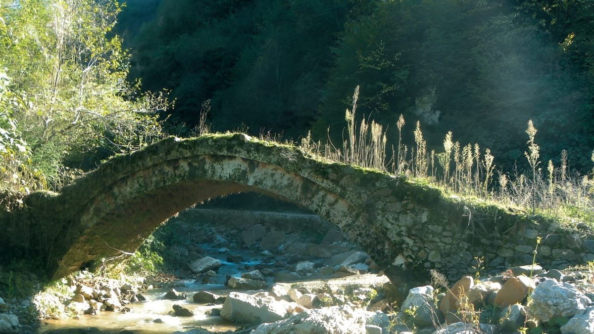Duroğlu Tekke Köprüsü ; Giresun