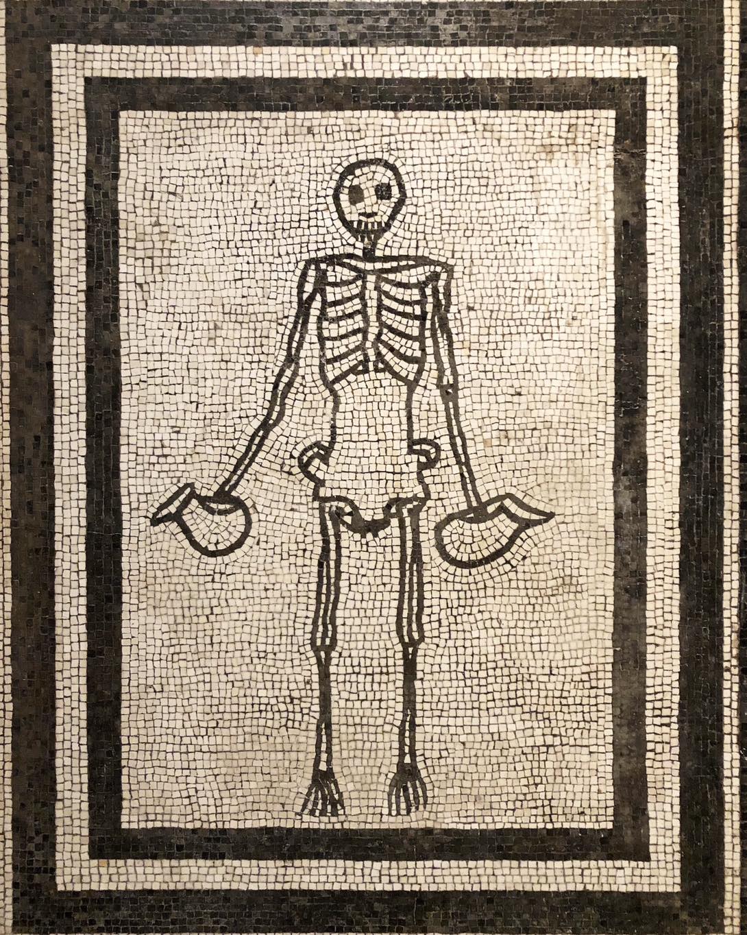 Şarap sürahisi tutan iskelet, Roma mozaiği, Polybius Evi, Pompeii