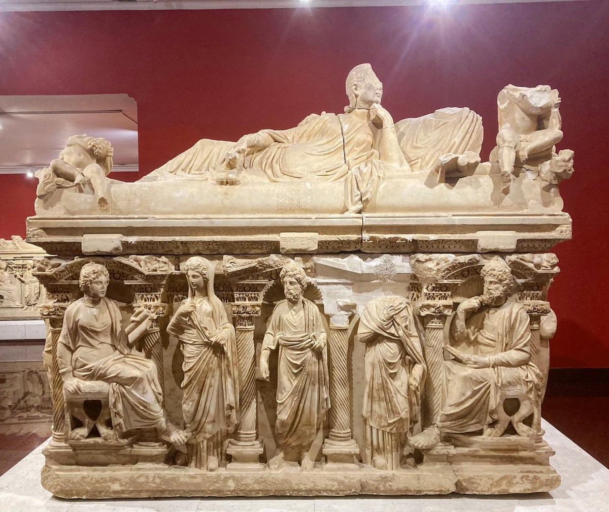 Domitias İulianus ve Domitia Philiska Lahti // Antalya Müzesi